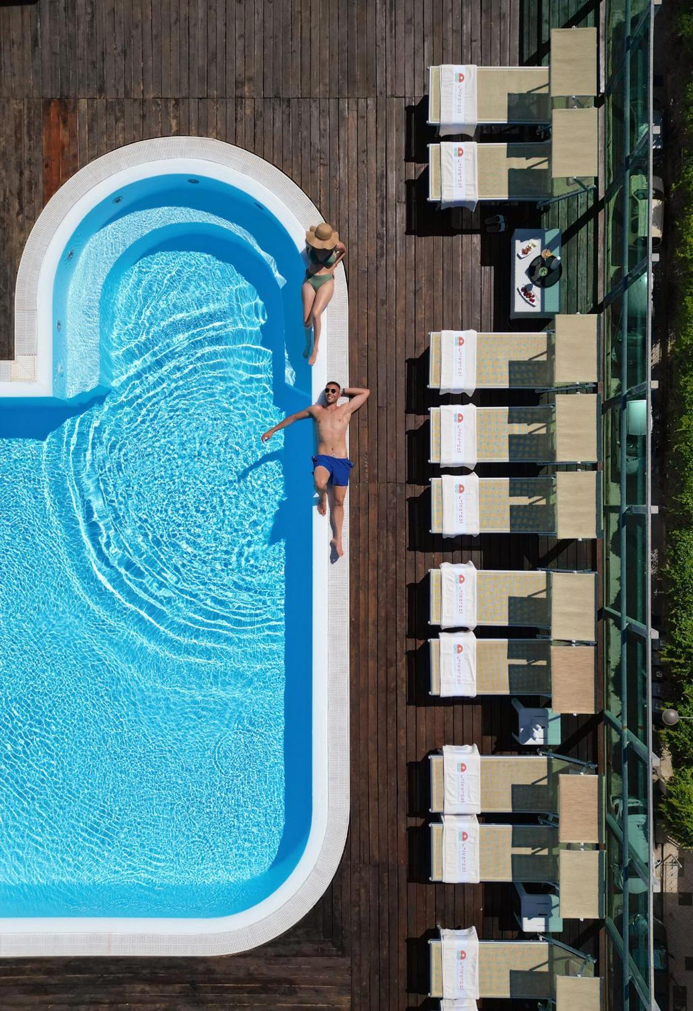 Hotel Universal Cattolica Exterior foto
