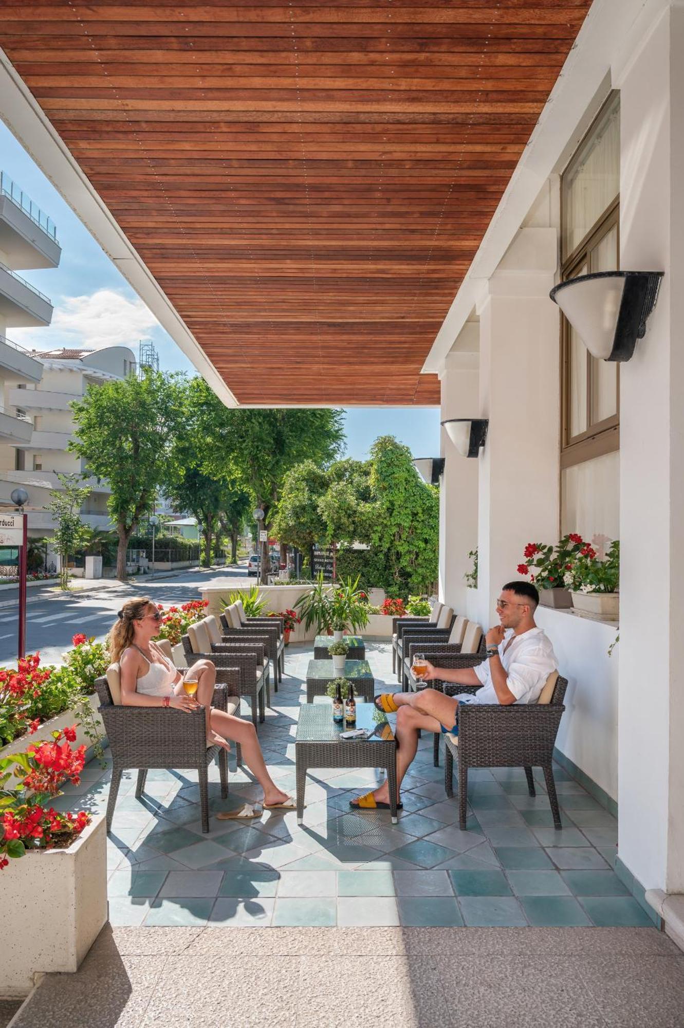 Hotel Universal Cattolica Exterior foto